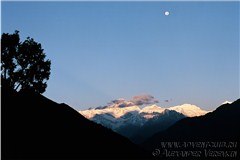 Утренний вид на Будда Химал и Манаслу